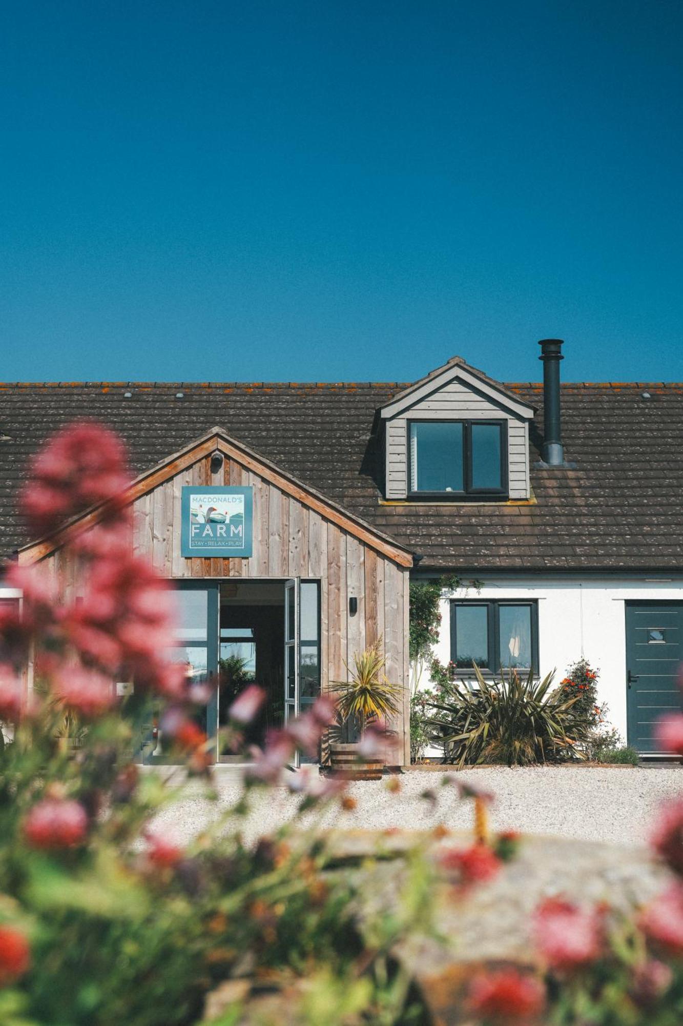 Macdonald'S Farm Bed and Breakfast Saint Ervan Εξωτερικό φωτογραφία