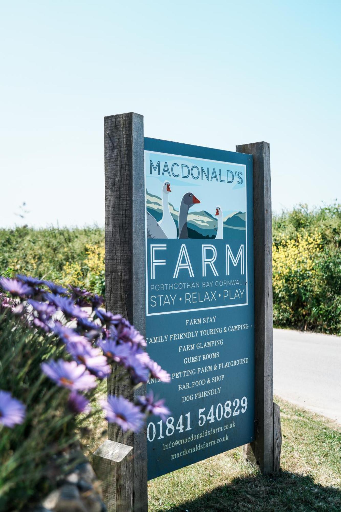 Macdonald'S Farm Bed and Breakfast Saint Ervan Εξωτερικό φωτογραφία